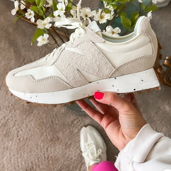 New Balance Shoes - New Balance 327 Women Size 8.5